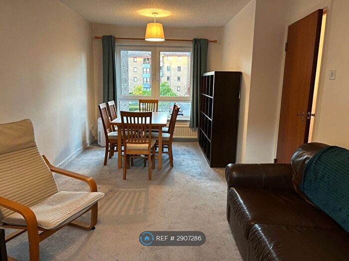 2 Bedroom Flat To Rent In Sienna Gardens, Edinburgh, EH9