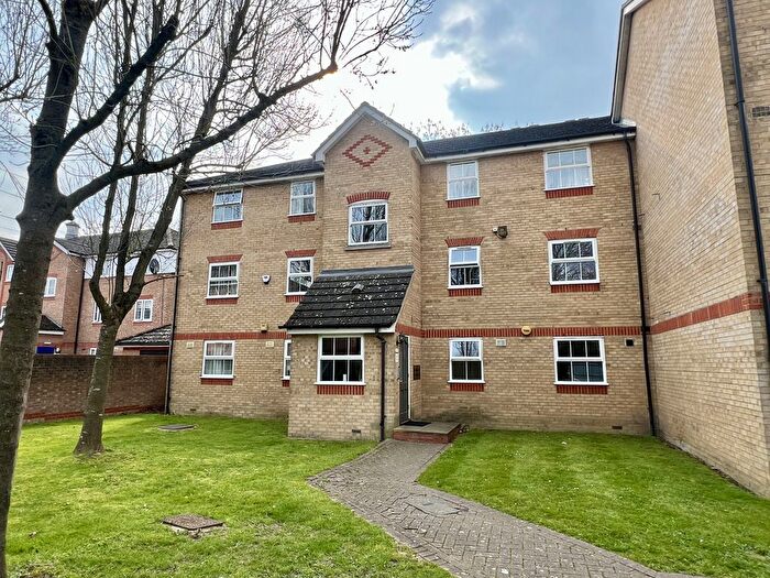 2 Bedroom Flat To Rent In Soper Mews, Enfield, EN3