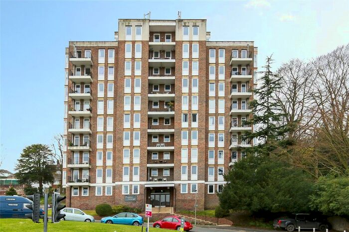 2 Bedroom Flat To Rent In Grange Close, Brighton, East Sussex BN1