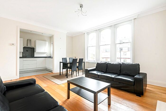 2 Bedroom Flat To Rent In Kings Avenue, Clapham, London, SW4