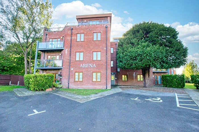2 Bedroom Apartment For Sale In Botley Road, West End, Hampshire, SO30