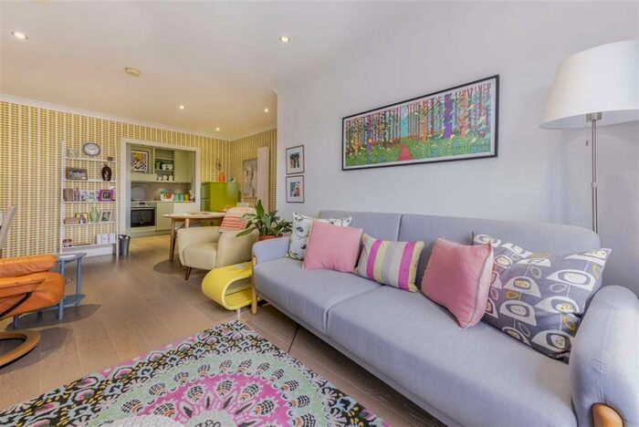 1 Bedroom Flat To Rent In High Street, Teddington, TW11