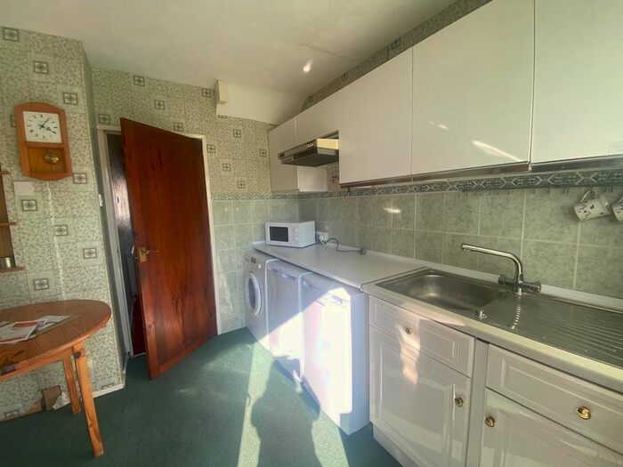 4 Bedroom Terraced House To Rent In Mungo Park Road, Rainham, RM13