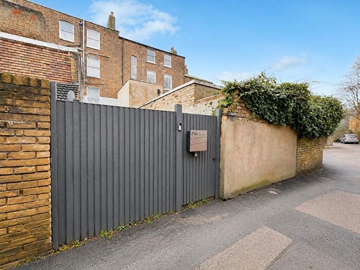 1 Bedroom Flat To Rent In Albion Place, Ramsgate, Kent, CT11
