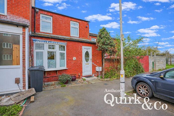 3 Bedroom Terraced House For Sale In Clayburn Circle, Basildon, SS14