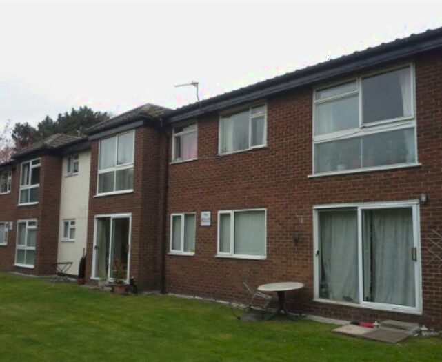 2 Bedroom Flat To Rent In Woodbank Court, Canterbury Road, M41