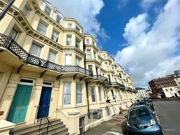 2 Bedroom Flat To Rent In Queens Gardens, Eastbourne, BN21
