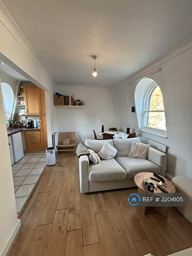 2 Bedroom Flat To Rent In London, London, NW3