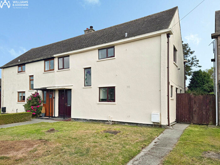 4 Bedroom Semi-Detached House For Sale In Traffwll Road, Caergeiliog, Anglesey, LL65