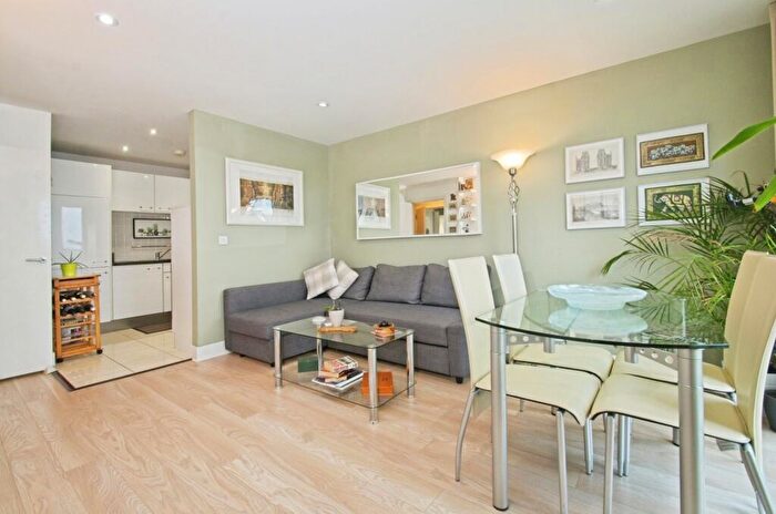 1 Bedroom Flat For Sale In Jones Point House, Ferry Court, Cardiff, CF11