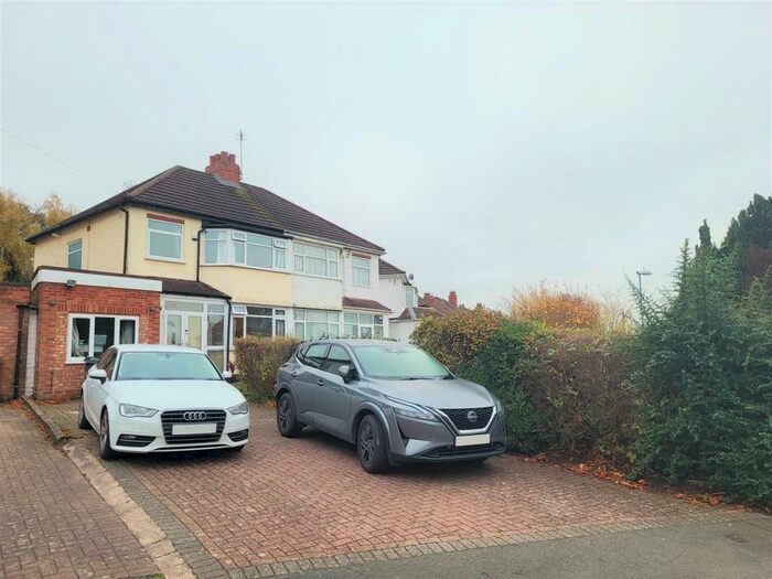 3 Bedroom Semi-Detached House To Rent In Bretby Grove, Erdington, Birmingham, B23