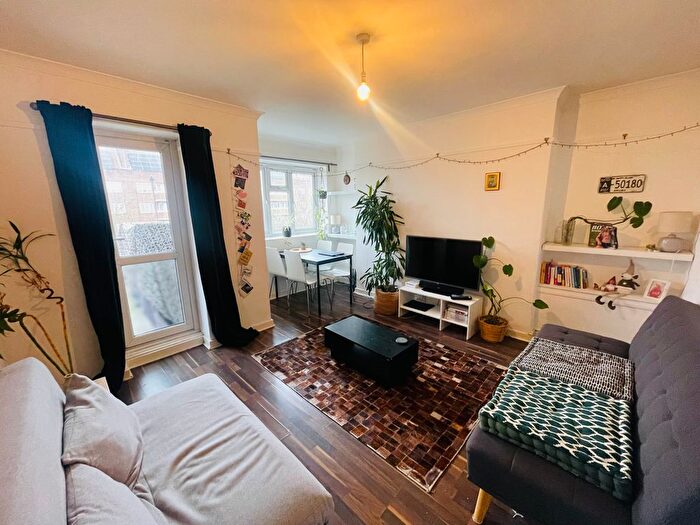 3 Bedroom Flat For Sale In Frampton Park Road, London, E9