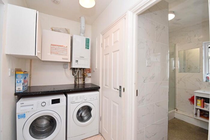 1 Bedroom Flat To Rent In Room, Byron Road, Wealdstone, Harrow, Greater London, HA3