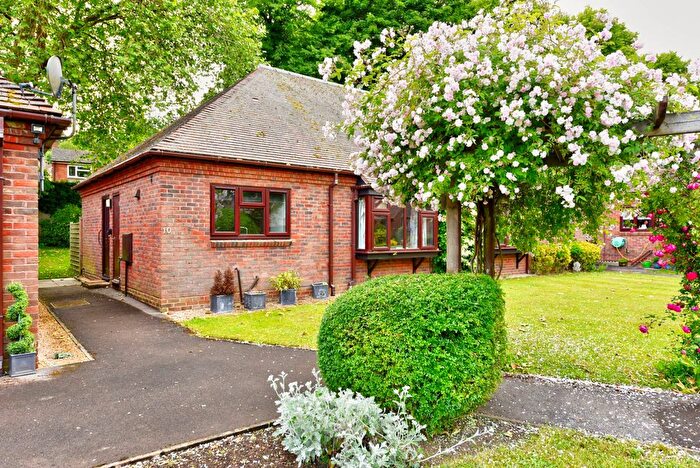 1 Bedroom Semi-detached Bungalow For Sale In Bowling Court, Henley On Thames, RG9