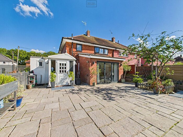 3 Bedroom Semi-Detached House For Sale In North Street, Clay Cross, S45