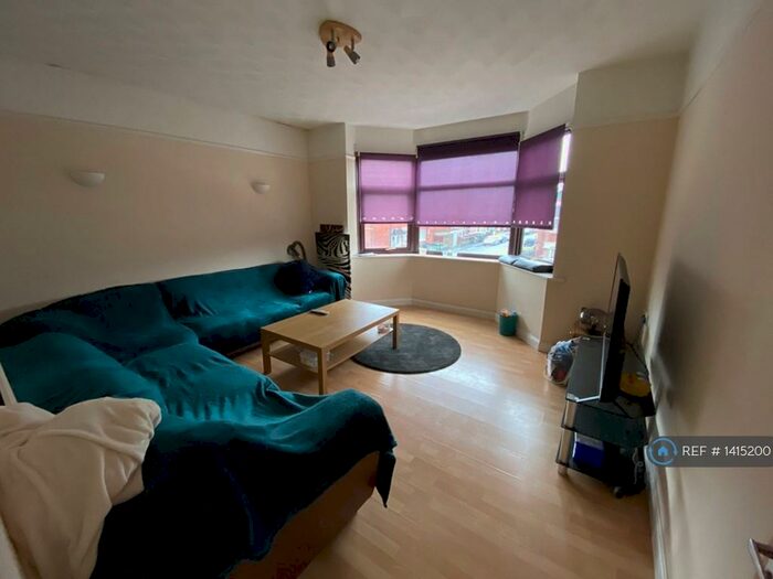 2 Bedroom Flat To Rent In Wilton Avenue, Southampton, SO15