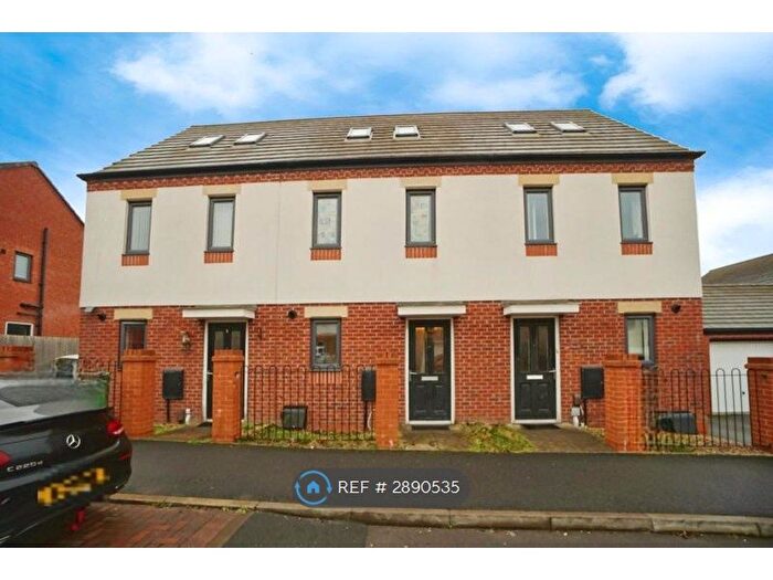 3 Bedroom Terraced House To Rent In Coningsby Drive, Wolverhampton, WV2