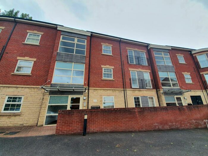 2 Bedroom Apartment To Rent In Holywell Heights, Wincobank, S4
