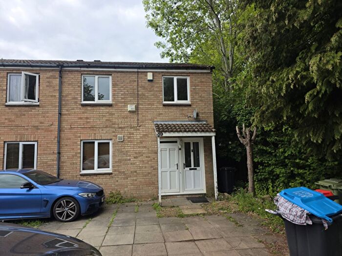 3 Bedroom Semi Detached House To Rent In Downs Barn, MK14