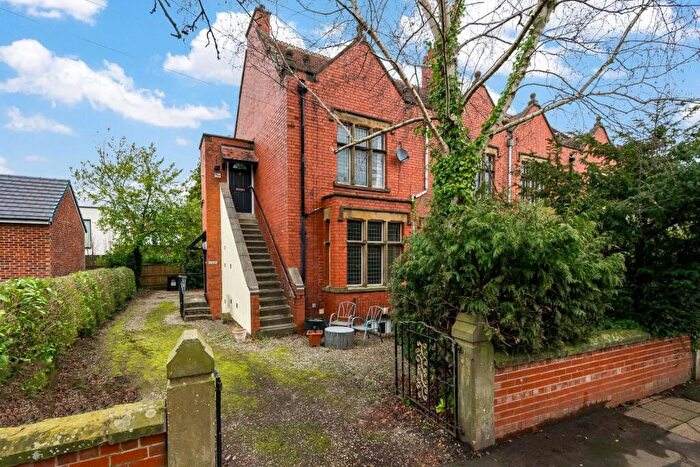 2 Bedroom Apartment For Sale In Knutsford Road, Wilmslow, SK9