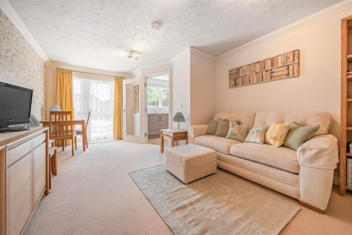 1 Bedroom Retirement Property For Sale In Marlborough Lodge, Kidlington, OX5