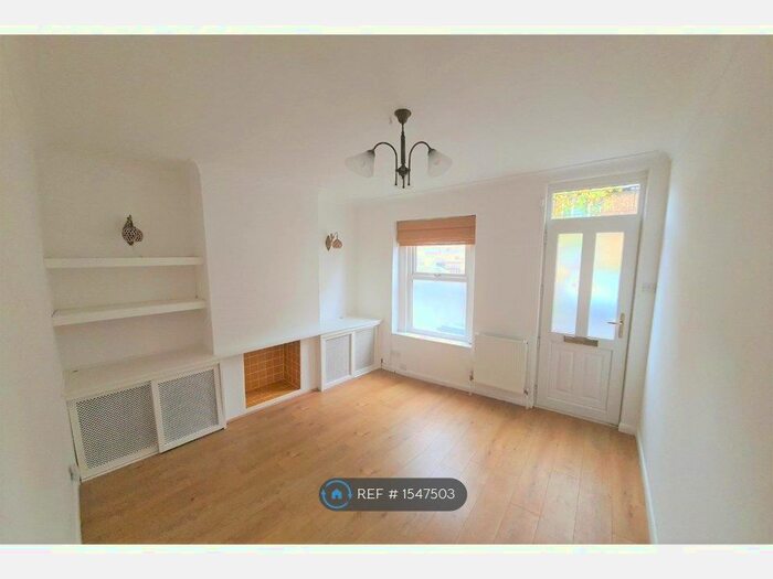 2 Bedroom Terraced House To Rent In Knockhall Road, Greenhithe, DA9