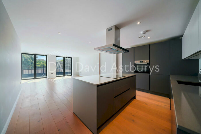 3 Bedroom Apartment To Rent In Tottenham Lane, Crouch End, London, N8