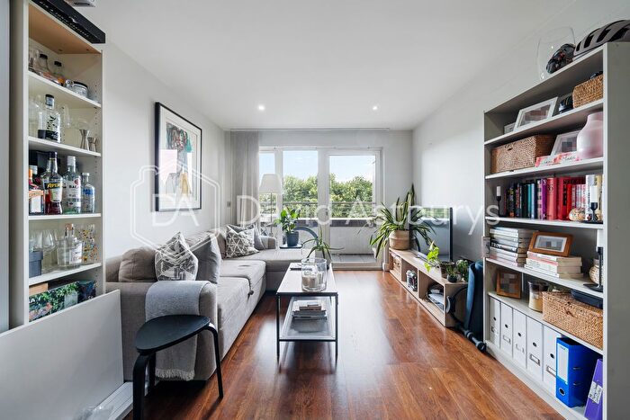 1 Bedroom Flat To Rent In Lough Road, Islington, London, N7