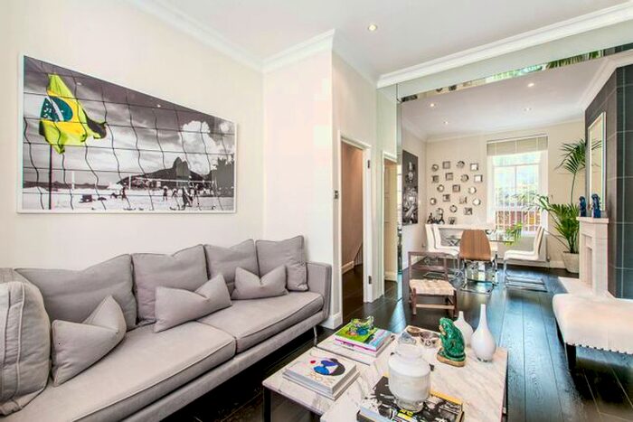 2 Bedroom Maisonette To Rent In Damer Terrace, Chelsea, London, SW10