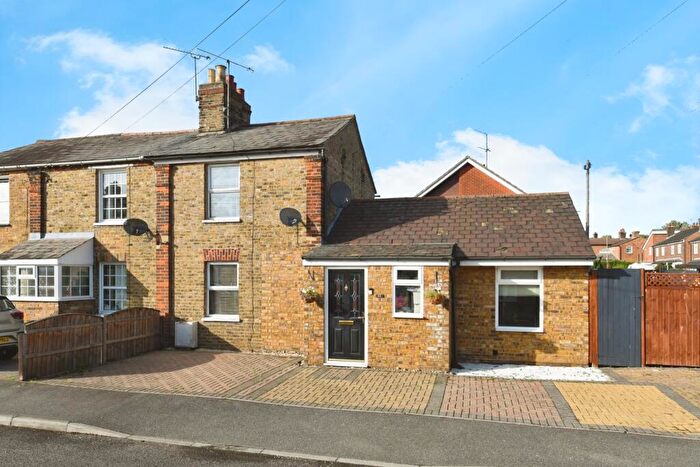 3 Bedroom Semi-Detached House For Sale In Alma Drive, Chelmsford, Essex, CM1