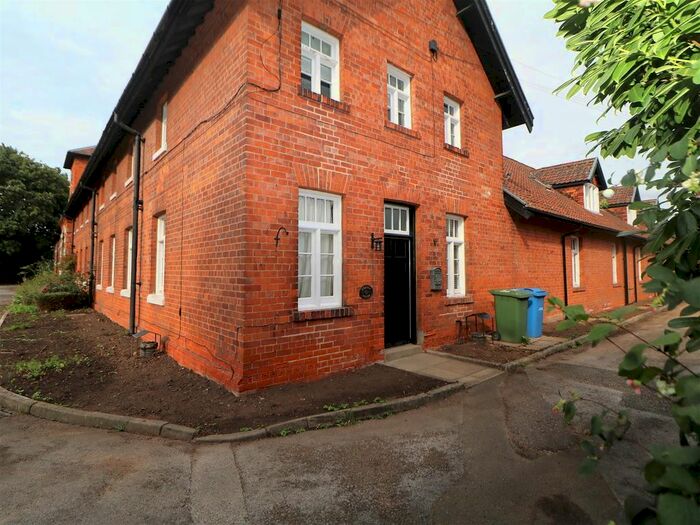 3 Bedroom End Of Terrace House To Rent In Wiseton, Doncaster, DN10