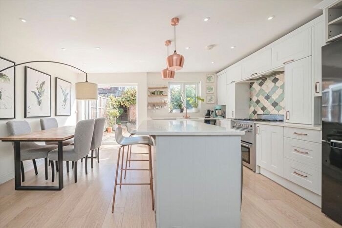 2 Bedroom Property For Sale In St. Marys Square, Ealing, W5