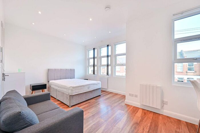 Studio To Rent In Larch Road, Willesden Green, London, NW2