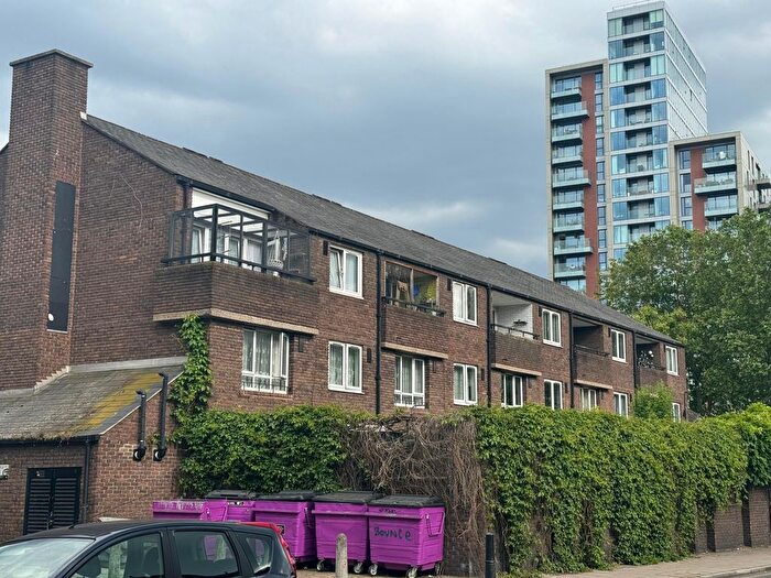 2 Bedroom Maisonette To Rent In Campbell Road, E3