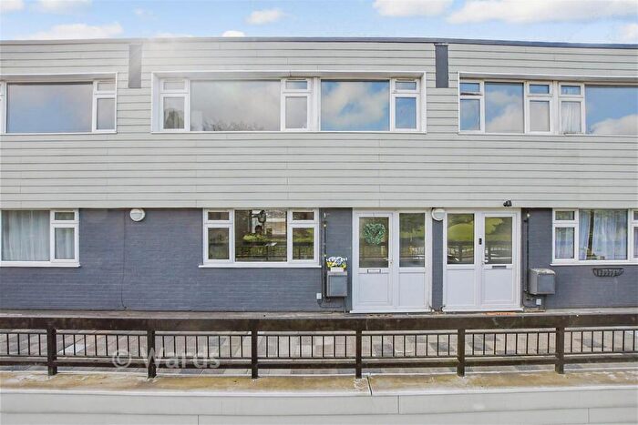 3 Bedroom Flat For Sale In Castle Road, Maidstone, Kent, ME16