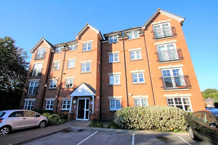 2 Bedroom Apartment To Rent In The Quadrant, East Didsbury, M19