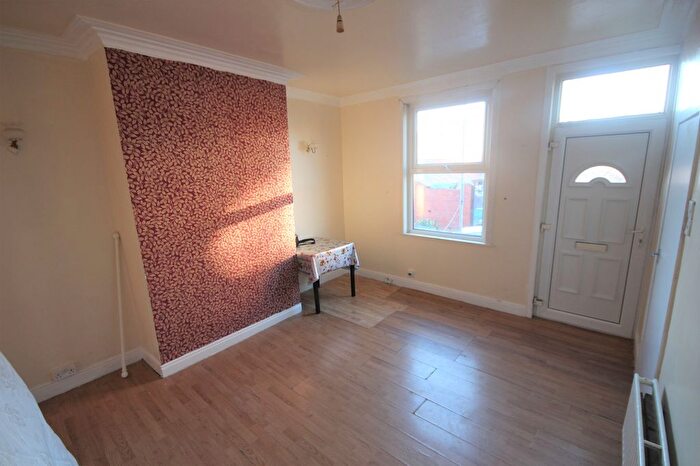 2 Bedroom Terraced House To Rent In Conway Road, Leeds, West Yorkshire, LS8