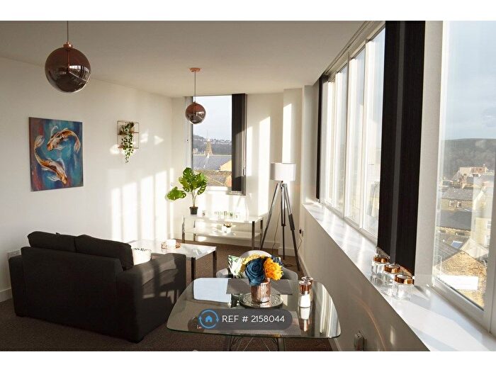 1 Bedroom Flat To Rent In Courier House, Halifax, HX1