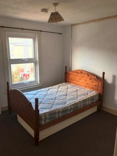 2 Bedroom Flat To Rent In Beecham Road, Reading, RG30