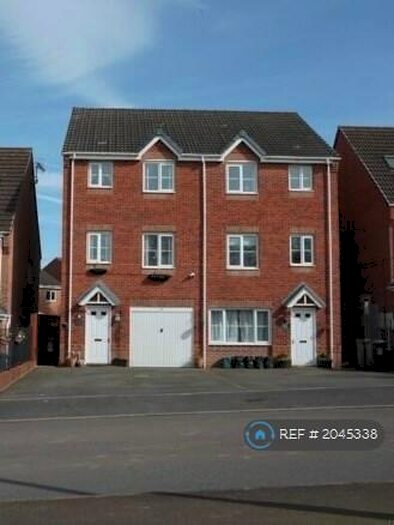 4 Bedroom Semi-Detached House To Rent In Galingale View, Newcastle Under Lyme, ST5