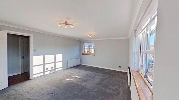 3 Bedroom Flat To Rent In Russell Gardens, Edinburgh, EH12