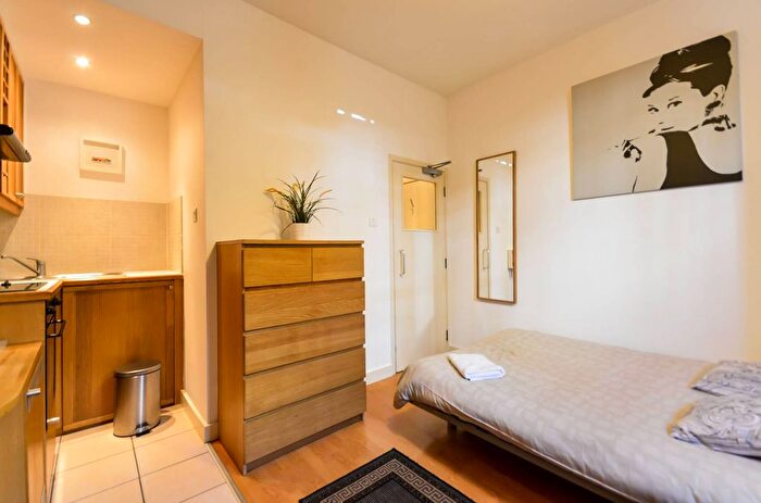 Studio To Rent In Fairholme Road, Barons Court, London, W14