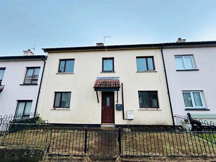 3 Bedroom Mid Terraced House For Sale In Meenan Drive, Derry, BT48