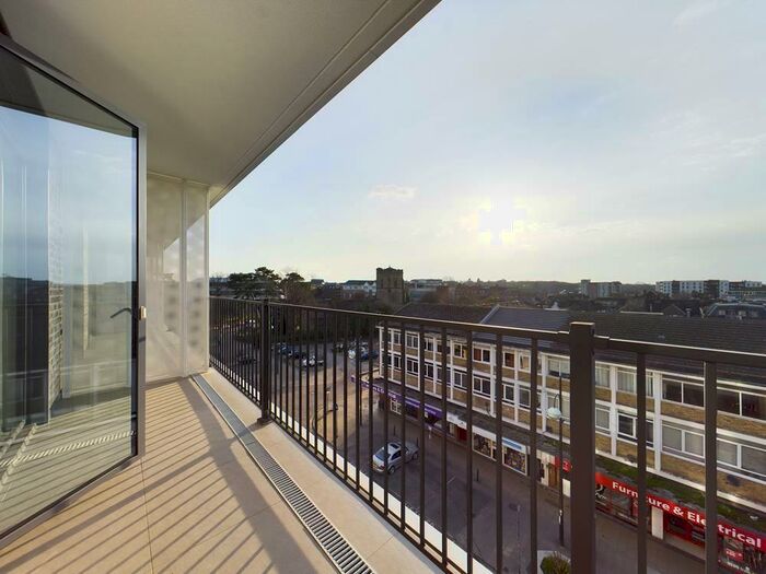 1 Bedroom Apartment To Rent In The Broadway, Crawley, RH10