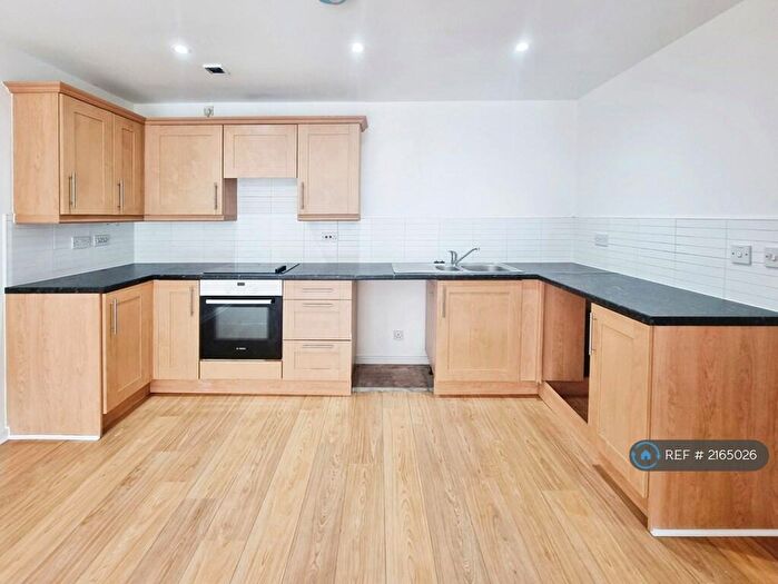 2 Bedroom Flat To Rent In Bolton Road, Blackburn, BB2