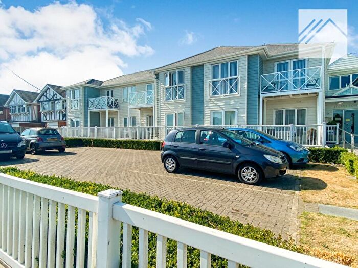 2 Bedroom Apartment For Sale In Flat, Hamilton Court, Long Road, Canvey Island, SS8