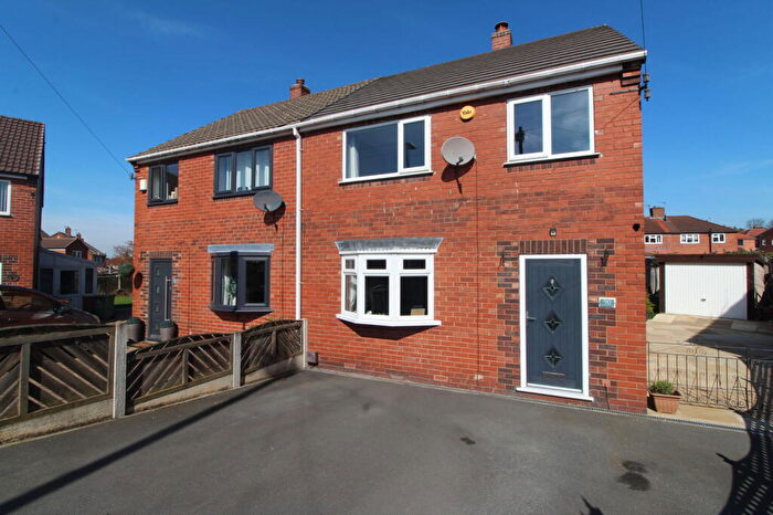 3 Bedroom Semi-Detached House For Sale In Wakefield Road, Swillington, Leeds, LS26