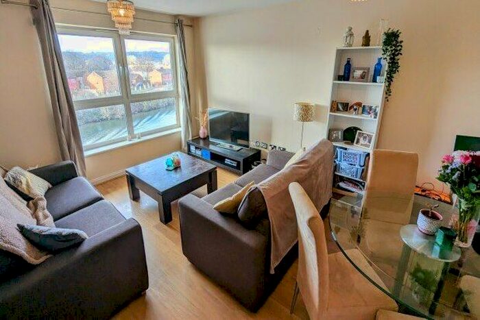 1 Bedroom Flat To Rent In Chandlery Way Penstone Court, Cardiff, CF10