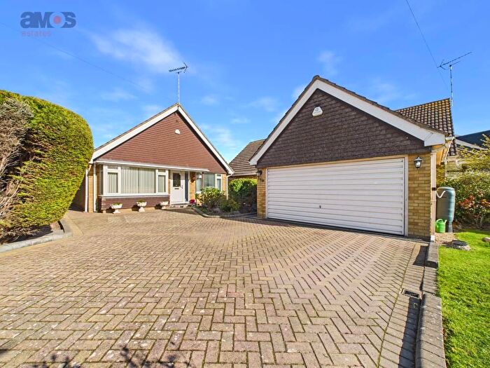 3 Bedroom Detached Bungalow For Sale In Rectory Road, Hawkwell, Essex, SS5