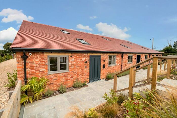 4 Bedroom End Of Terrace House For Sale In Plumber Farm, Plumber, Sturminster Newton, DT10